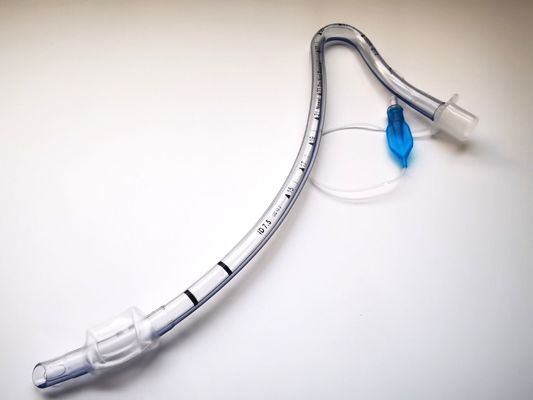 Intubado con tubo endotraqueal nasal preformado en PVC de 7,5 mm