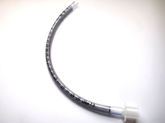 Inserción de un tubo endotraqueal reforzado de 7.0 mm