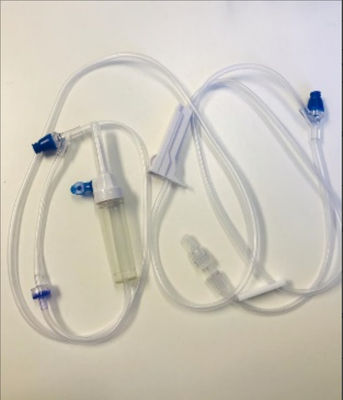 La transfusión de la infusión del Admin fijó el tubo modificado para requisitos particulares estéril con la aguja del conector de Y