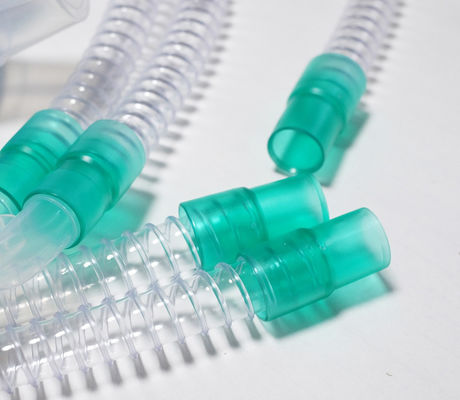 Dispositivos de anestesia médica desechables para las vías respiratorias Circuito de respiración corrugado de PVC Circuito de respiración corrugado de PVC